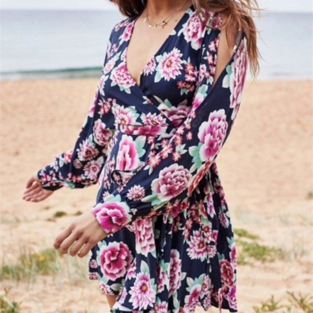 🌸 Floral Boho Cold-Shoulder Mini Dress – Beachy & Feminine! 🌸